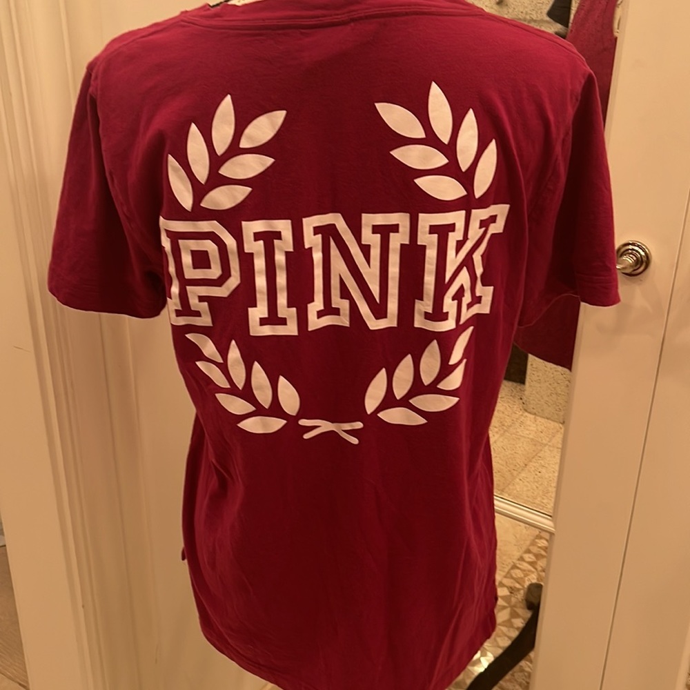 PINK XS Classic Shirt Sleeve Pocket T-shirt in a Purple-Red Color EUC